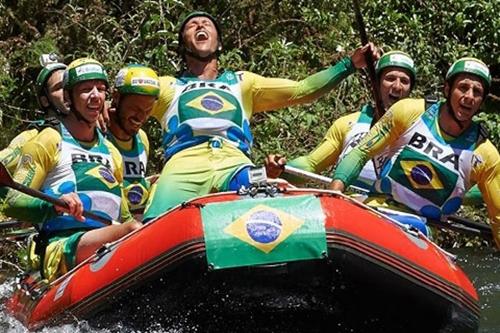 Equipe brasileira garantiu o título no Open Masculino neste domingo na Nova Zelândia / Foto: Divulgação / CBCa